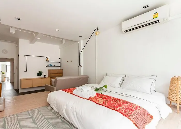 Miq_5br/silom Bts,mrt/wifi 1000mb/jacuzzi/16pax *